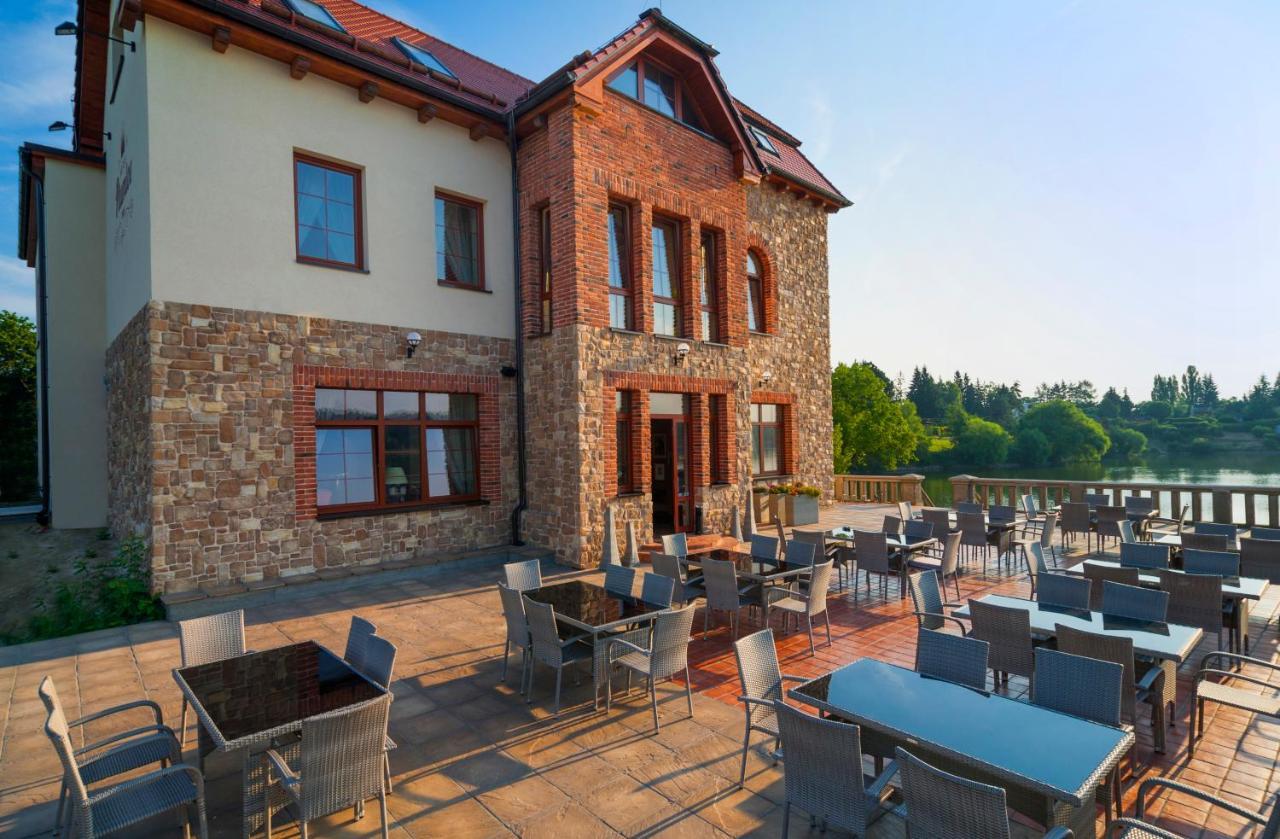 Hotel Plumlov Mostkovice Exterior photo